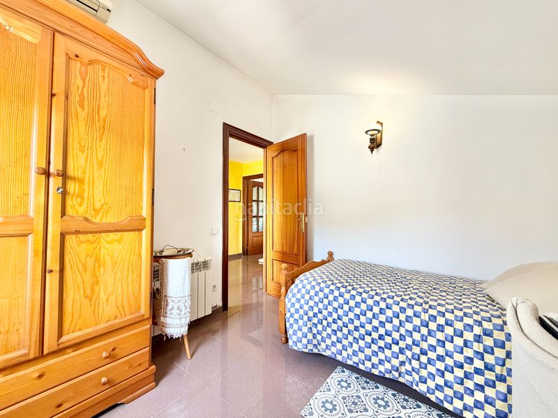 Foto b03fc11c-b877-4fe3-a7d7-89003b668c3f. Casa amb xemeneia calefacció aparcament piscina a Canyelles