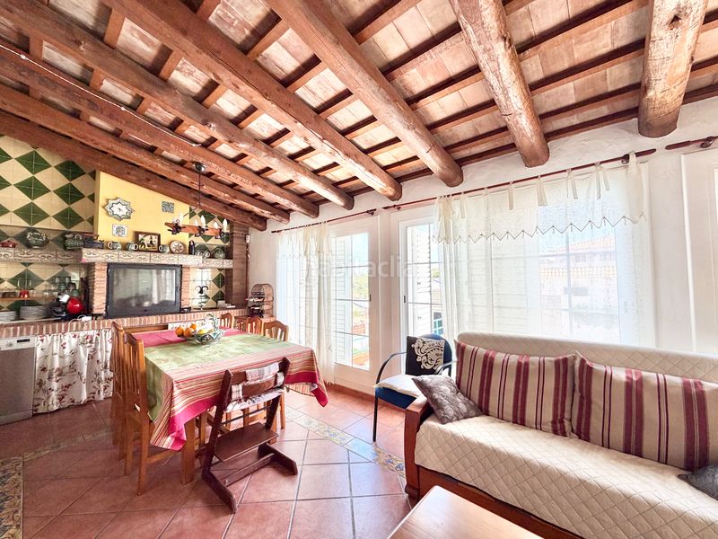 Foto b8e53395-d86c-4641-8227-286f2089a3ef. Casa amb xemeneia calefacció aparcament piscina a Canyelles