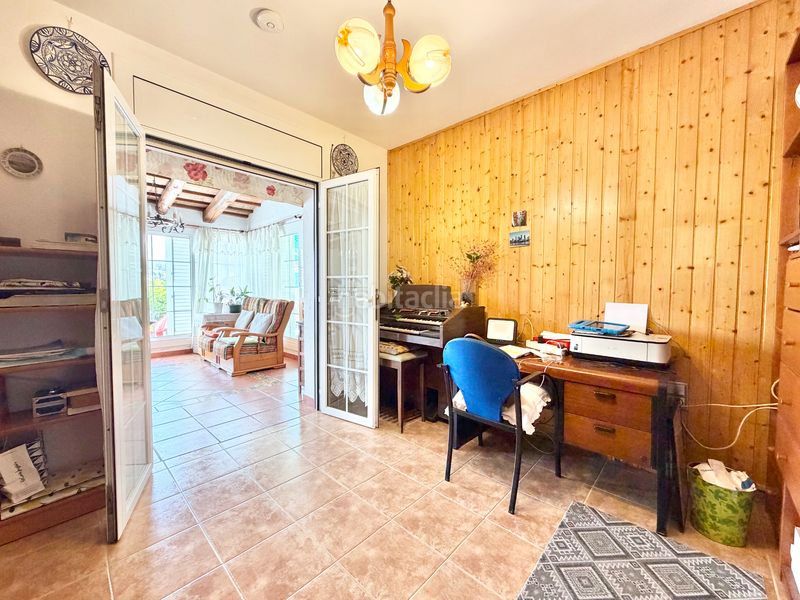 Foto f3cfde14-feeb-4d76-baaf-524633cac1aa. Casa amb xemeneia calefacció aparcament piscina a Canyelles