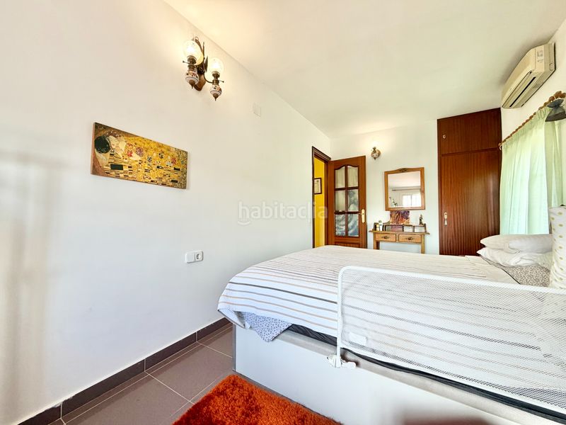 Foto f7900742-15b6-43fb-ba3d-3580e5a66dd7. Casa amb xemeneia calefacció aparcament piscina a Canyelles