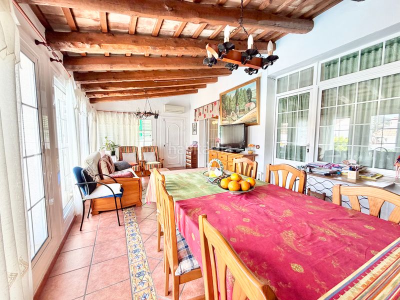 Foto fe8aa5b9-d8dd-4b16-9c5a-6fd00aee396f. Casa amb xemeneia calefacció aparcament piscina a Canyelles