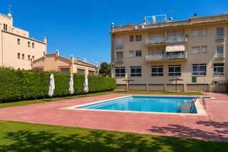 Pis  Carrer del priorat. Amplio y luminoso piso familiar de 134 m² con terraza, parking y