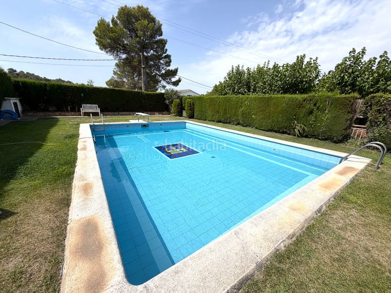 Foto 0f357d9d-b067-4e59-a41c-8169de4b6a00. Masia amb xemeneia aparcament piscina a Mediona