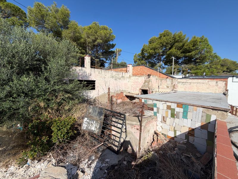 Foto 0f8ca708-85b0-4a1d-be15-17e056187191. Masia amb piscina a Nord Vilanova i la Geltrú