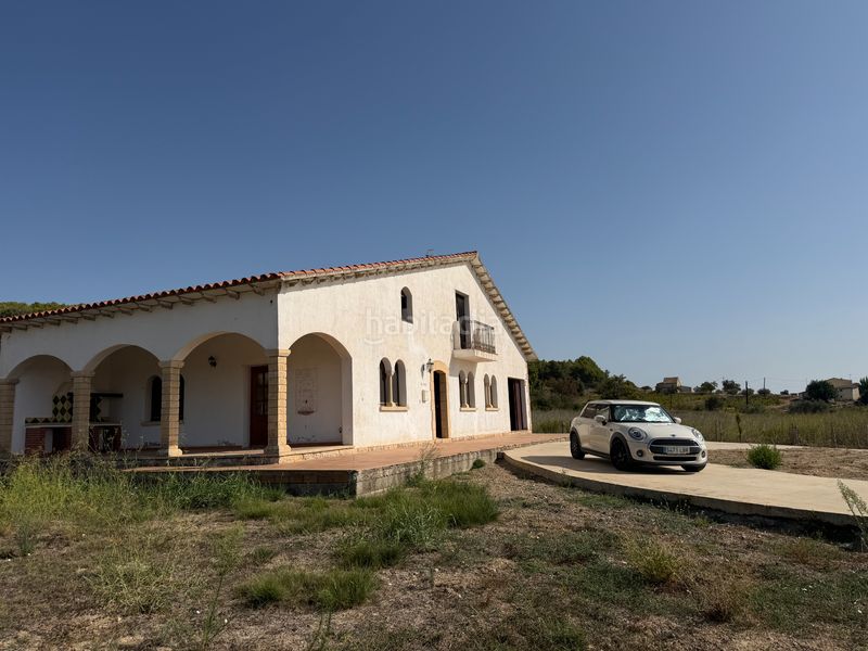 Foto e4429213-3e2f-4c2a-912f-5e0c5f2f7eba. Casa amb aparcament a Castellví de la Marca