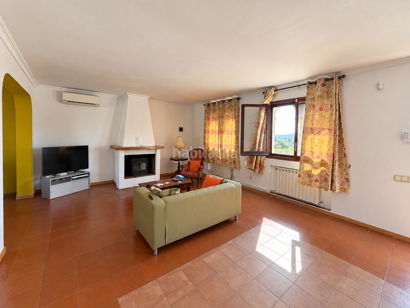 Foto ee63722a-ac56-4384-9438-bb822ba7839b. Casa amb aparcament a Castellví de la Marca