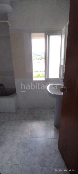 Foto 8fb0880d-d01b-409b-9f64-7f8377654514. Masia amb aparcament a Palomero