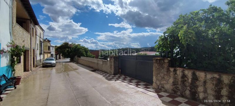 Foto a1e4dd81-63e0-46ff-8559-f3eb1cfd97bb. Masia amb aparcament a Palomero