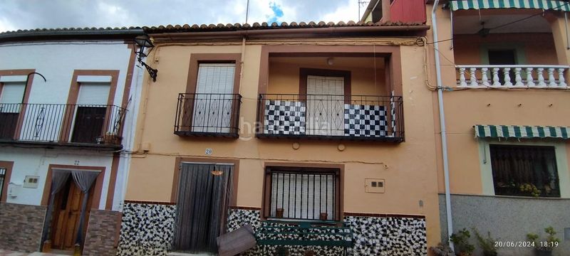 Foto c930f491-58f7-4a27-bfd0-cac3b36860c1. Masia amb aparcament a Palomero