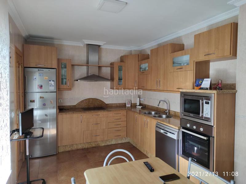 Foto c74282e8-fcda-4328-a93d-84238fe1080e. Casa amb aparcament a Malpartida de Plasencia