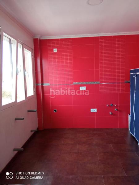 Foto 2864c921-4809-452a-b8a9-0b5e6453cc3a. Haus mit parking in Malpartida de Plasencia