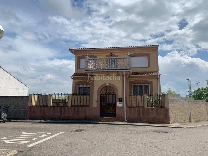 Foto 89719cad-6a45-4943-8c39-2dd19183a3f3. Haus mit parking in Malpartida de Plasencia