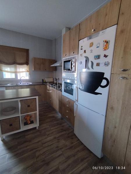 Foto 463ac049-8041-4c7d-89a1-d0608aba821a. Casa  con patio y terraza en Zona Sur - Av. De España - San Miguel Plasencia