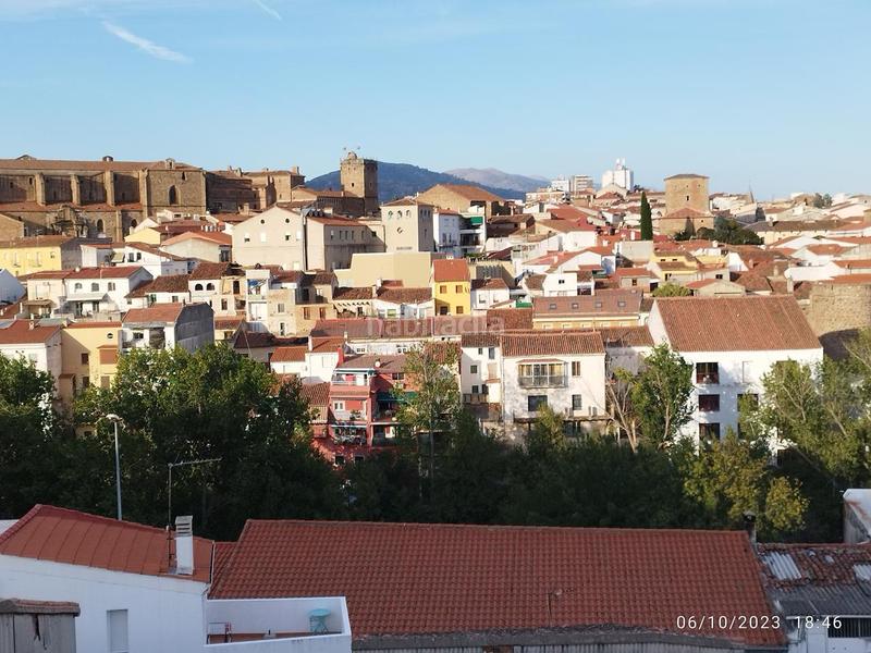 Foto 95602bc8-a534-48de-9921-9b0c58ade023. Casa  con patio y terraza en Zona Sur - Av. De España - San Miguel Plasencia