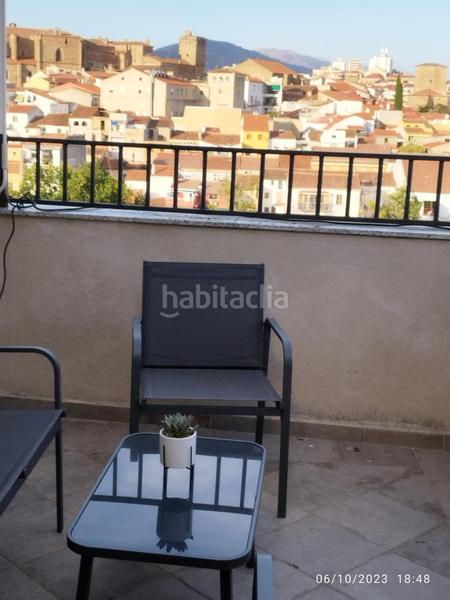 Foto 98f9d4a4-c528-43e1-8857-389147c99fb2. Casa  con patio y terraza en Zona Sur - Av. De España - San Miguel Plasencia