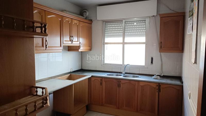 Foto 9ae5160c-c302-4c6e-9445-67c978e176ae. Casa chalet haciendo de esquina en Miralvalle - Av. Virgen del Puerto - La Data Plasencia