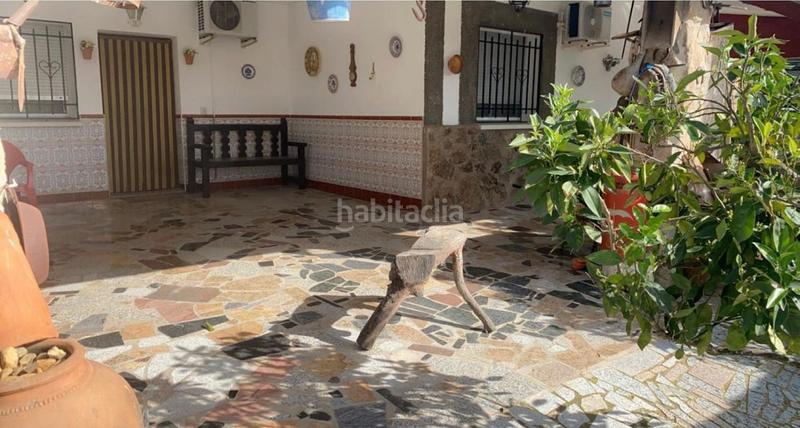 Foto 3276ef13-22f9-46d9-9228-1920510a81d7. Casa con parcheggio piscina in Miralvalle - Av. Virgen del Puerto - La Data Plasencia