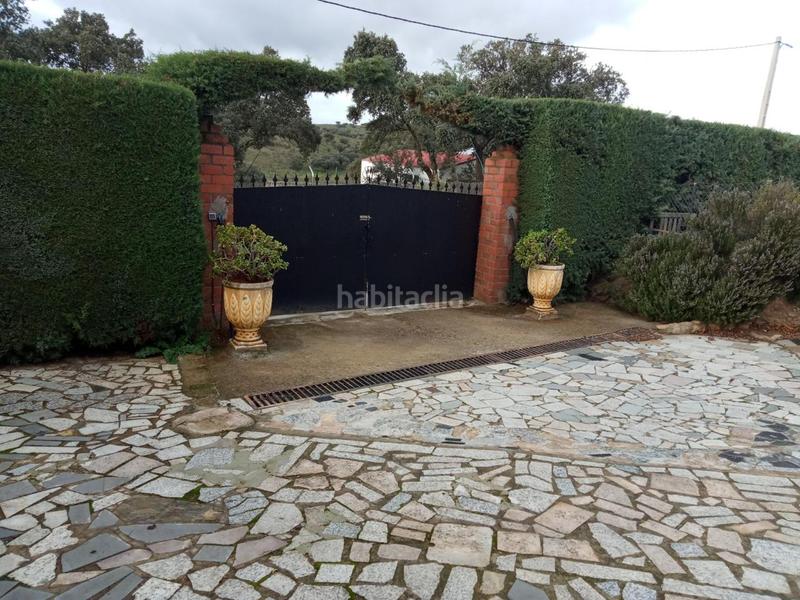 Foto 555f517f-72f8-4ee6-a877-3fd21242be12. Casa con parcheggio piscina in Miralvalle - Av. Virgen del Puerto - La Data Plasencia
