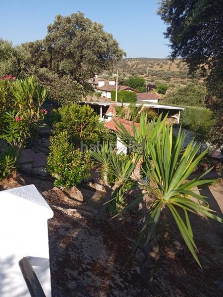 Foto 7153f682-02c0-4edc-87b4-22f68ff7622f. Casa con parcheggio piscina in Miralvalle - Av. Virgen del Puerto - La Data Plasencia