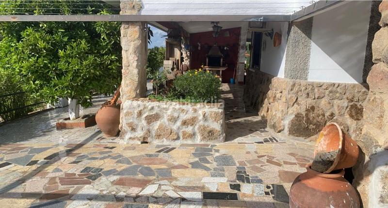 Foto 92f0f6d6-8f31-4f07-865c-09695a3a12a9. Casa con parcheggio piscina in Miralvalle - Av. Virgen del Puerto - La Data Plasencia