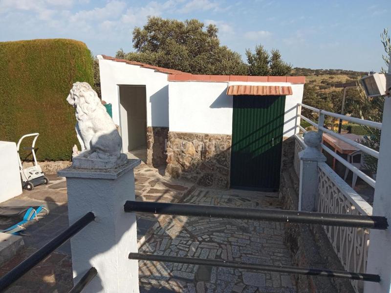 Foto 93a64c2e-0611-45b3-bf18-f15e85968198. Casa con parcheggio piscina in Miralvalle - Av. Virgen del Puerto - La Data Plasencia