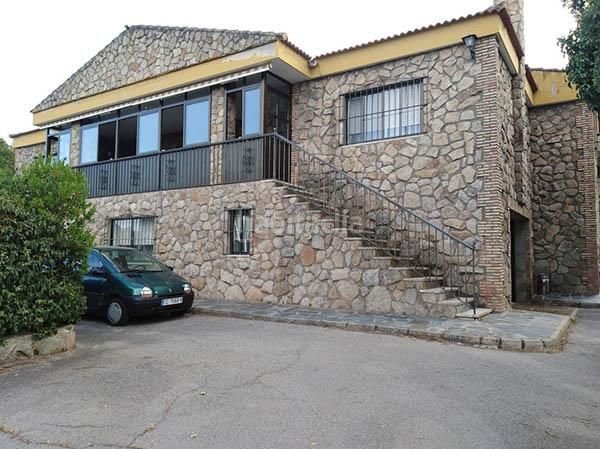 Foto 0a534ef2-f33d-412b-982b-c54f0892b70d. Masia a Sierra de Fuentes