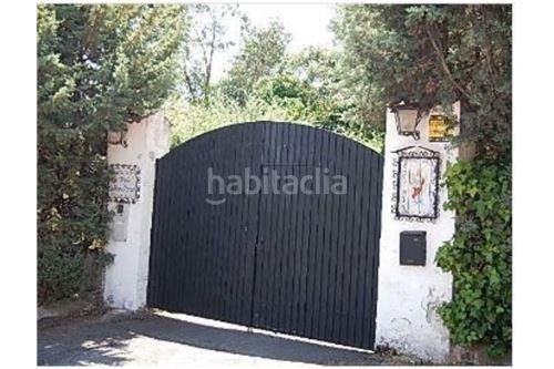 Foto f816e64c-5624-423a-bc0d-85ba64c196af. Masia a Sierra de Fuentes