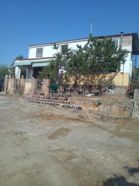 Foto 5edc22a7-c192-43e4-a58a-d2f38e1d0092. Masia amb piscina a Malpartida de Plasencia