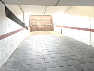 Aparcament cotxe  Sor valentina mirón. Se vende cómodo garaje cerrado cerca del centro de plasencia