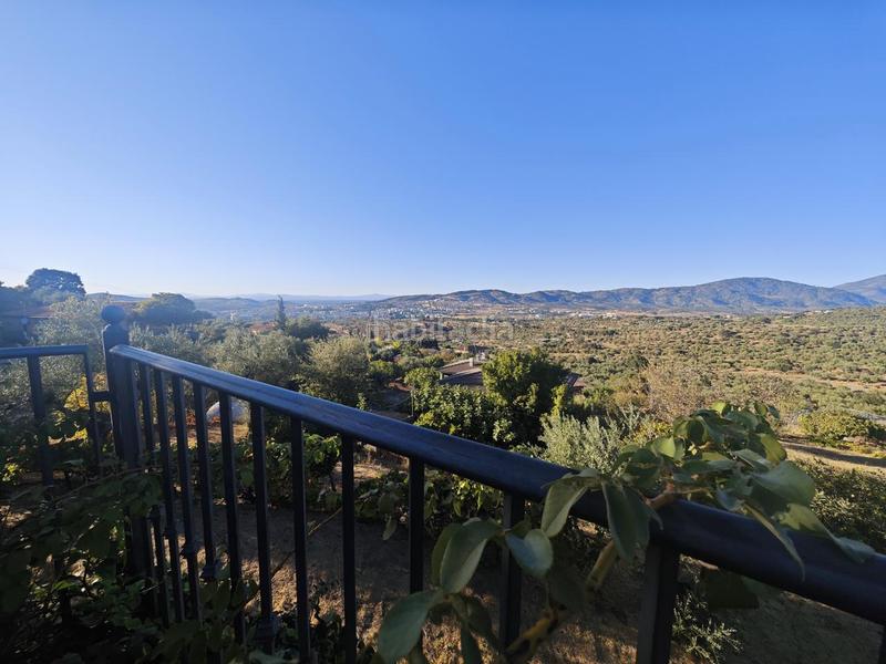 Foto 3bfc684d-f723-484f-958a-3844d30157d1. Casa chalet a pocos minutos en Zona Sur - Av. De España - San Miguel Plasencia