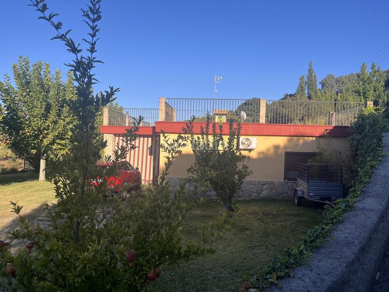 Foto 40dada20-89d1-4a39-a9b0-09006c8b1c71. Casa chalet a pocos minutos en Zona Sur - Av. De España - San Miguel Plasencia