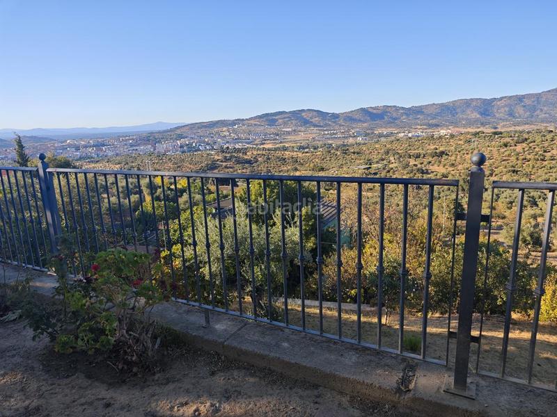 Foto 629f8ddc-ac3e-4405-9b07-929ae047653f. Casa chalet a pocos minutos en Zona Sur - Av. De España - San Miguel Plasencia