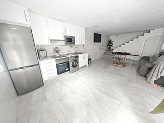 Haus in Miralvalle - Av. Virgen del Puerto - La Data. Cerca de la isla y del centro esta casa presenta un espacio inti
