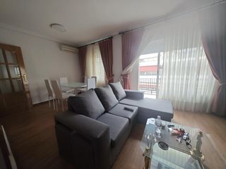 Miete Etagenwohnung in Miralvalle - Av. Virgen del Puerto - La Data. Piso en miralvalle con ascensor , calefaccion y aire acondiciona