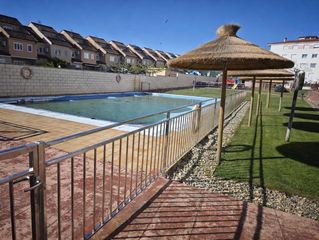 Piso  Sierra de tormantos. Exclusiva vivienda exterior con piscina y zonas deportivas