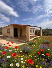 Casa in Malpartida de Plasencia. Chalet en venta cerca de plasencia cáceres