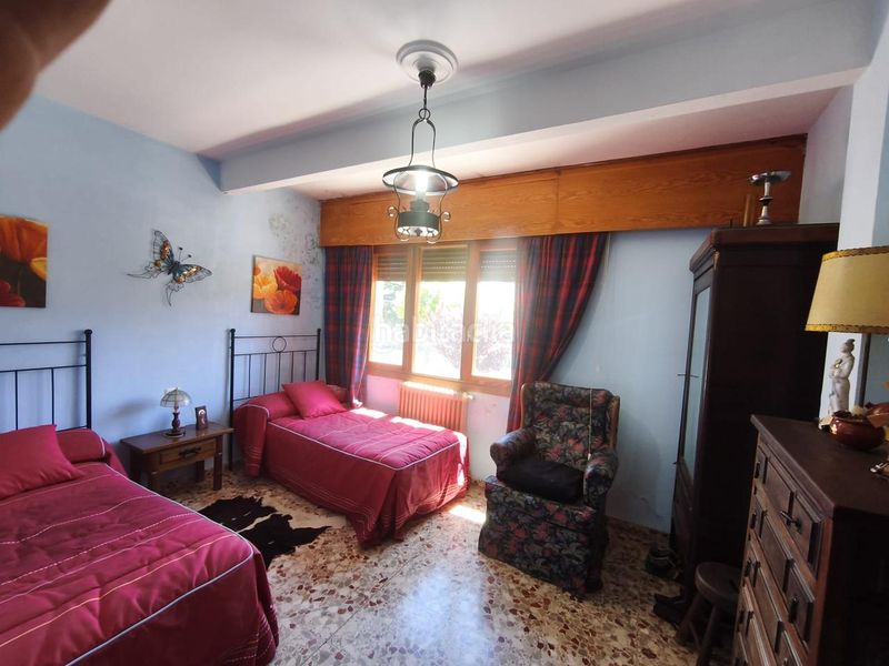 Foto c8ffc559-9c60-4d7f-9e83-2b334be59dd8. Casa amb aparcament a Piornal