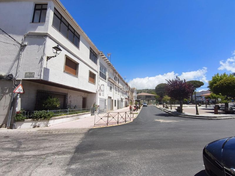 Foto df448712-4d33-4503-9713-d70c56297eb8. Casa amb aparcament a Piornal