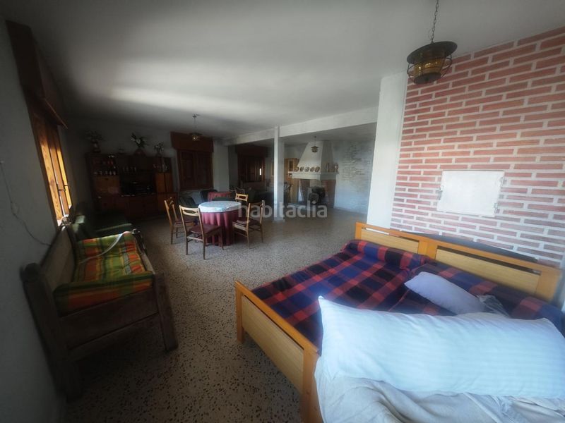 Foto 2c79d76d-892a-4f57-8317-4fa1ce461201. Casa amb aparcament a Piornal