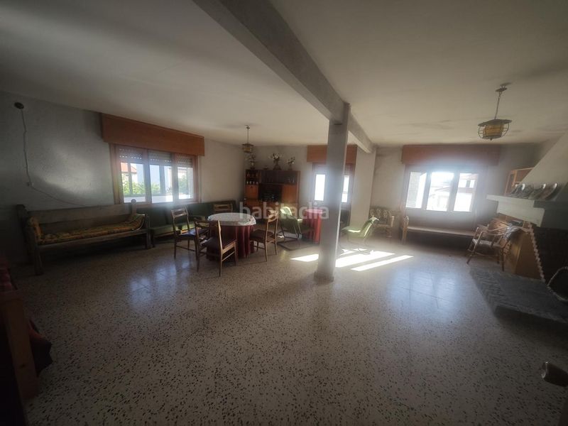 Foto 376bb4d3-8b0a-4c82-a49d-ba61efa24430. Casa amb aparcament a Piornal