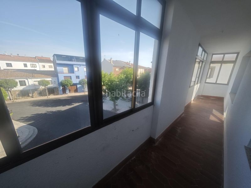 Foto 9051af34-6345-4156-89df-ccf23b2c9a1b. Casa amb aparcament a Piornal