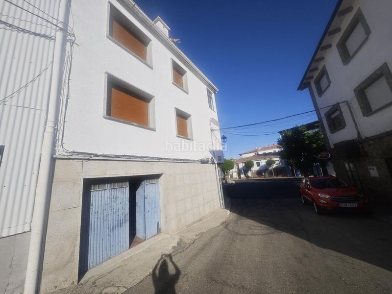 Foto 9337f41d-a4ea-4d46-8bce-be0deeb9a49b. Casa amb aparcament a Piornal