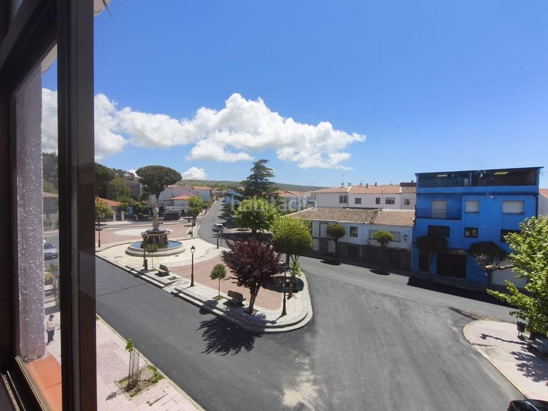 Foto c557d0d4-d7a9-4af0-b2bb-7c13b747ae63. Casa amb aparcament a Piornal