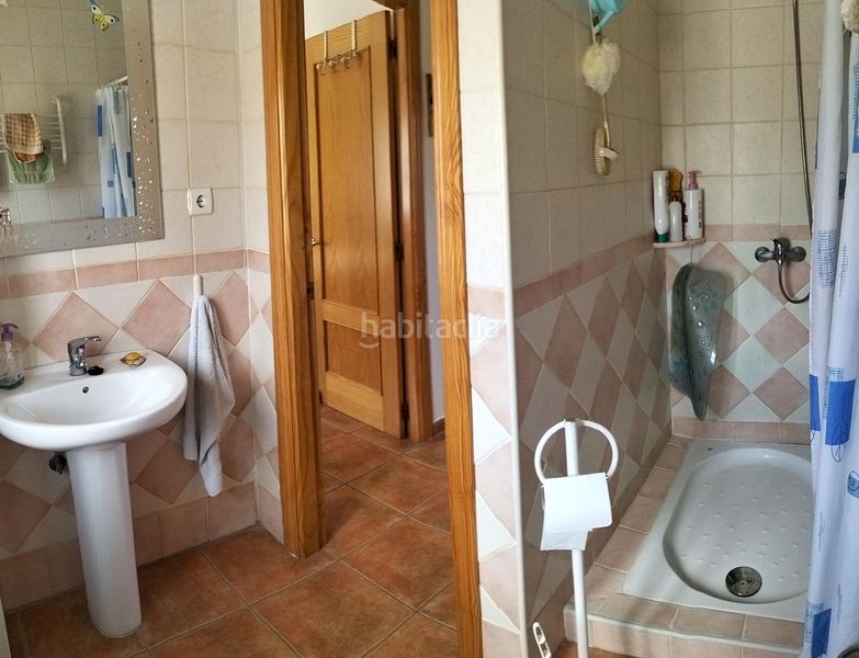 Foto ac6b8dc4-5d21-445a-8bf0-f098d46a3e1b. Casa a Pedroso de Acim