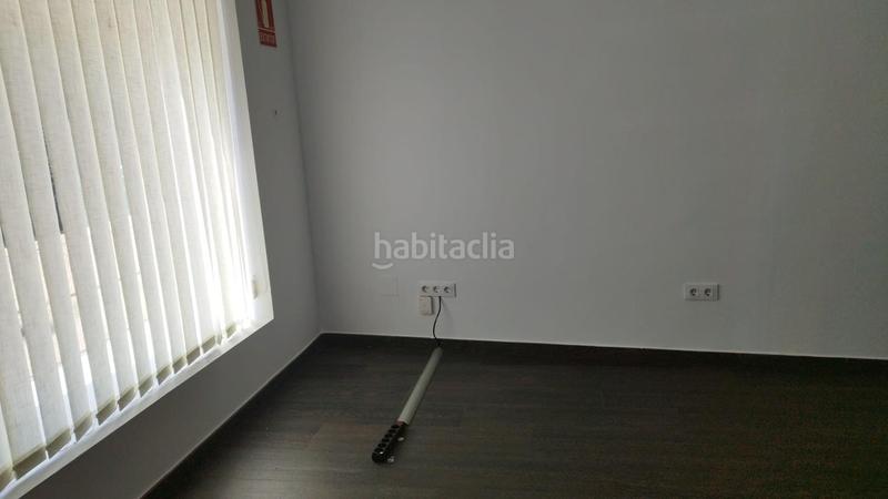 Foto fc0ea1e4-d315-44bd-873f-381ca4d9101d. Alquiler local comercial ideal para emprender o expandir tu actividad en una ubicación privilegiada! en Plasencia