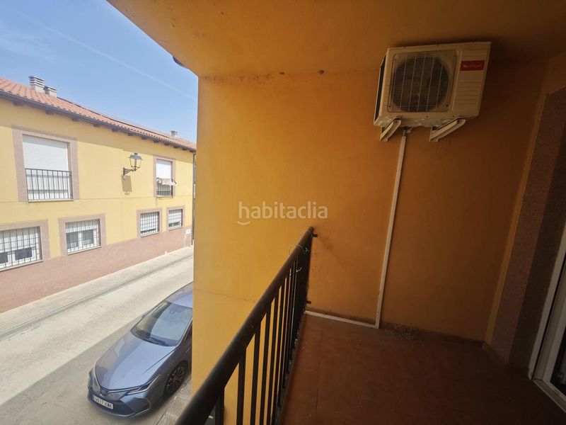 Foto ec4562fb-2ebf-4c03-9b8c-8f6df00ae6be. Casa amb aparcament a Carcaboso