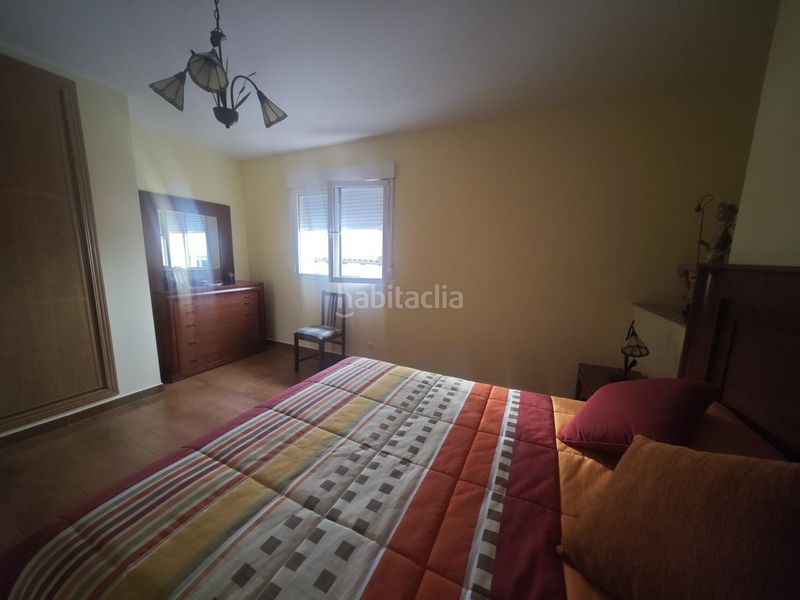Foto a2bbb0fb-1a6b-48c8-a4d7-2e61a951a566. Casa amb aparcament a Valdeobispo