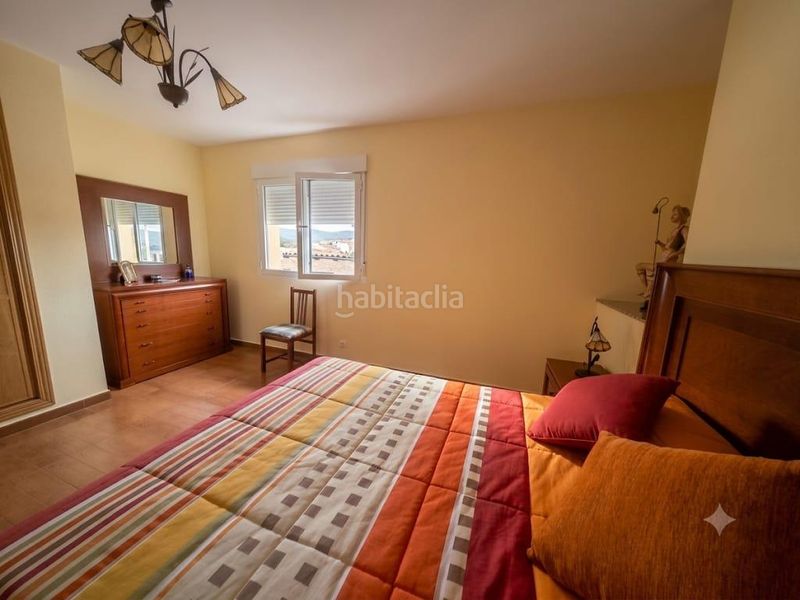 Foto c186faba-cbd5-46bd-a267-e1d0db591e1f. Casa amb aparcament a Valdeobispo