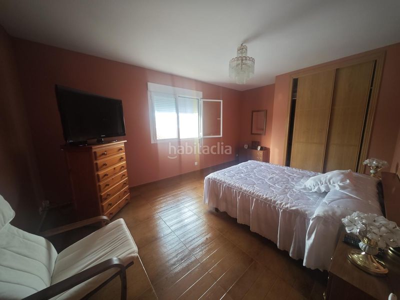 Foto d68a7eb1-8003-43dc-bbfe-c443f3885a2d. Casa amb aparcament a Valdeobispo