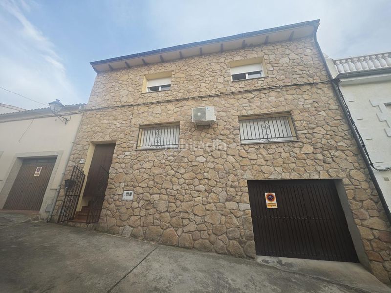 Foto f450c23f-d515-4414-8613-d673fb0e4b43. House with parking in Valdeobispo